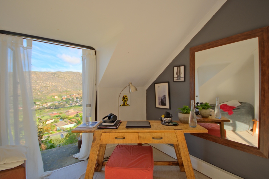 4 Bedroom Property for Sale in Glencairn Heights Western Cape